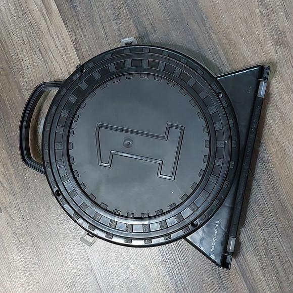 Thomas&Friends DC Super Friends Collector’s Playwheel CarrryCase•11 MiniTrains - Picture 4 of 16